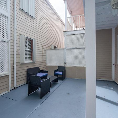 New Casa Caribe By Brightwild- Two-Story Condo Rooftop Pool キーウェスト エクステリア 写真