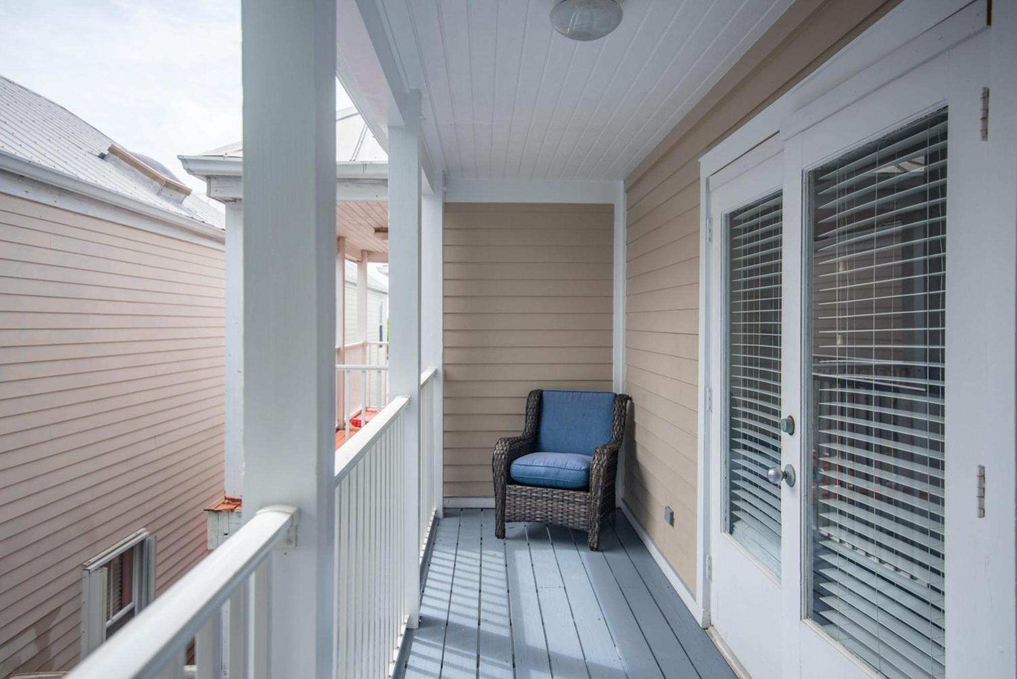 New Casa Caribe By Brightwild- Two-Story Condo Rooftop Pool キーウェスト エクステリア 写真